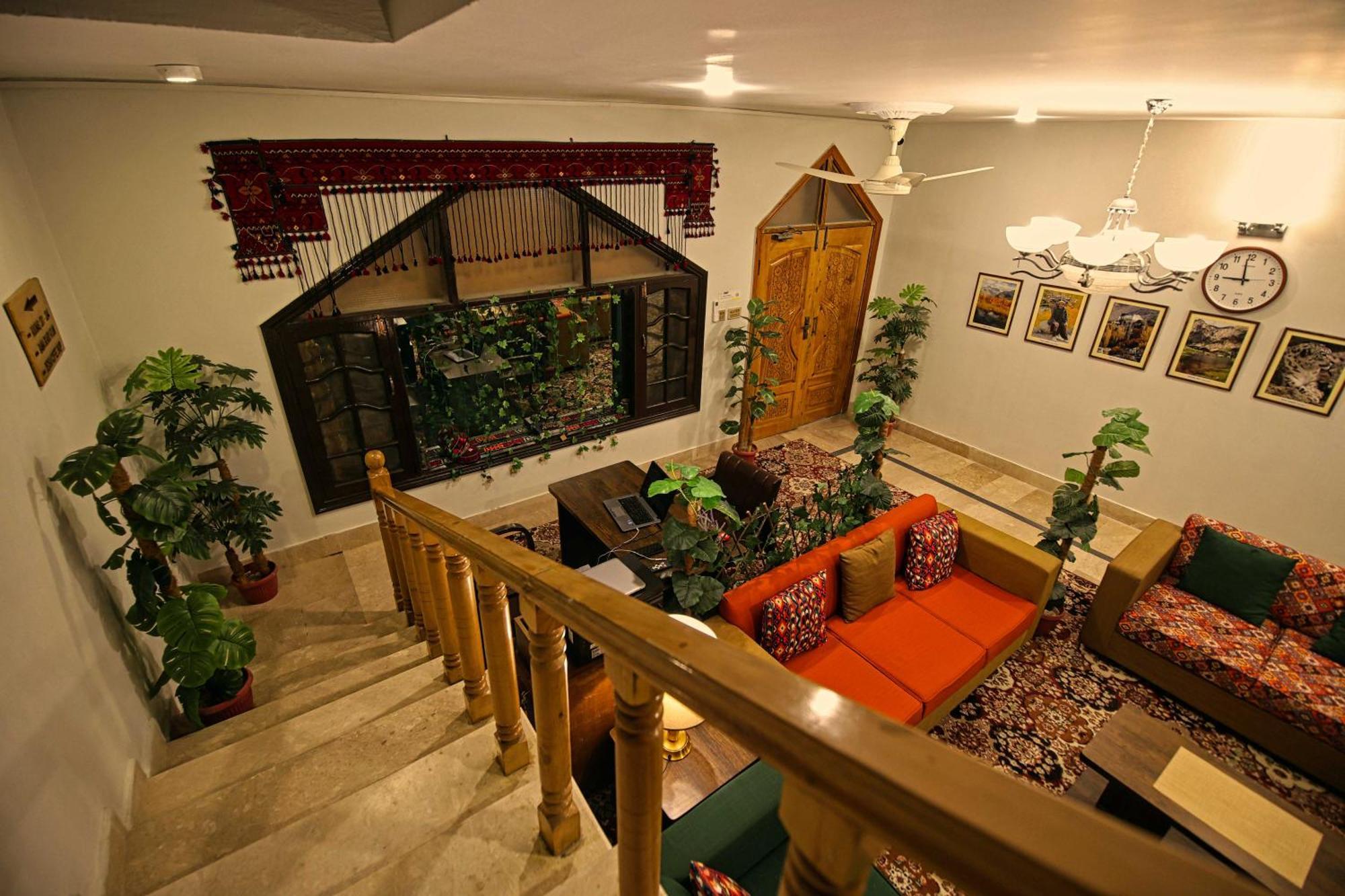 Hotel Oak Residency Gilgit Esterno foto