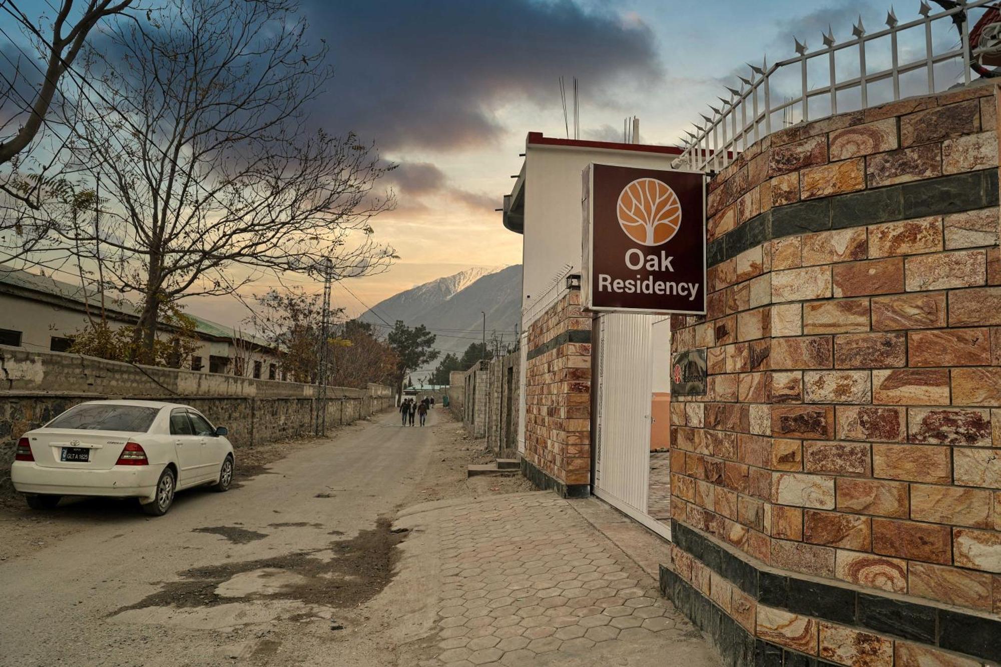 Hotel Oak Residency Gilgit Esterno foto